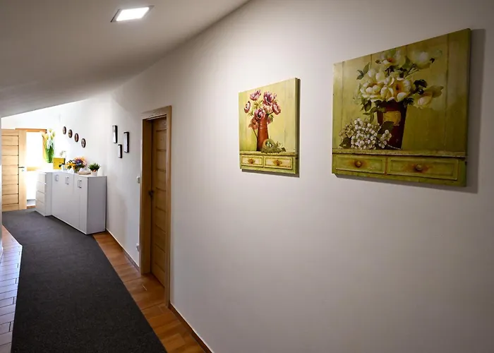 Vinný Sklep U Křížů Casa de hóspedes Milotice