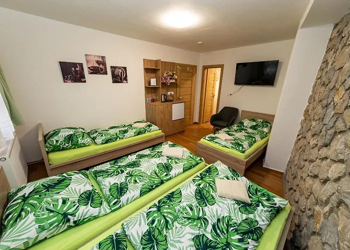 Vinný Sklep U Křížů Penzion Milotice