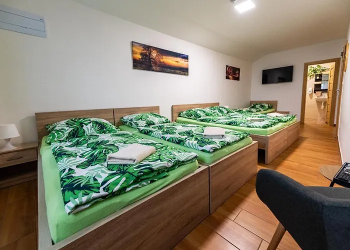Penzion Vinný Sklep U Křížů 3*