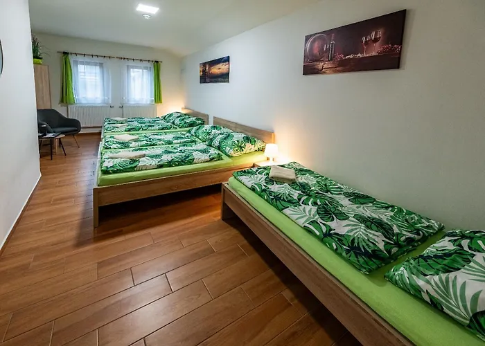 Vinný Sklep U Křížů Penzion Milotice